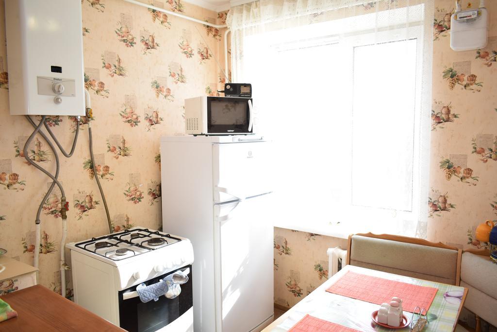 Apartment On Vasylya Chervoniya 67 Rivne Exterior photo